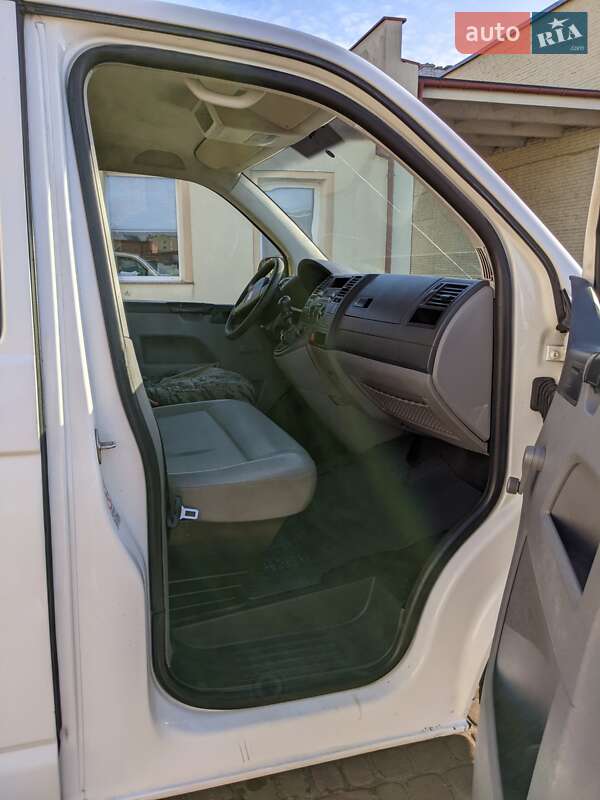 Минивэн Volkswagen Transporter 2008 в Жовкве