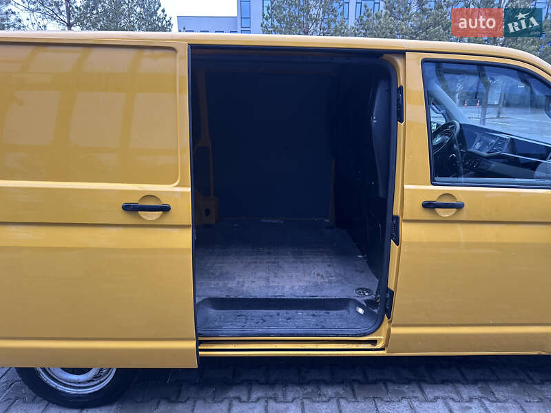 Грузовой фургон Volkswagen Transporter 2020 в Ровно