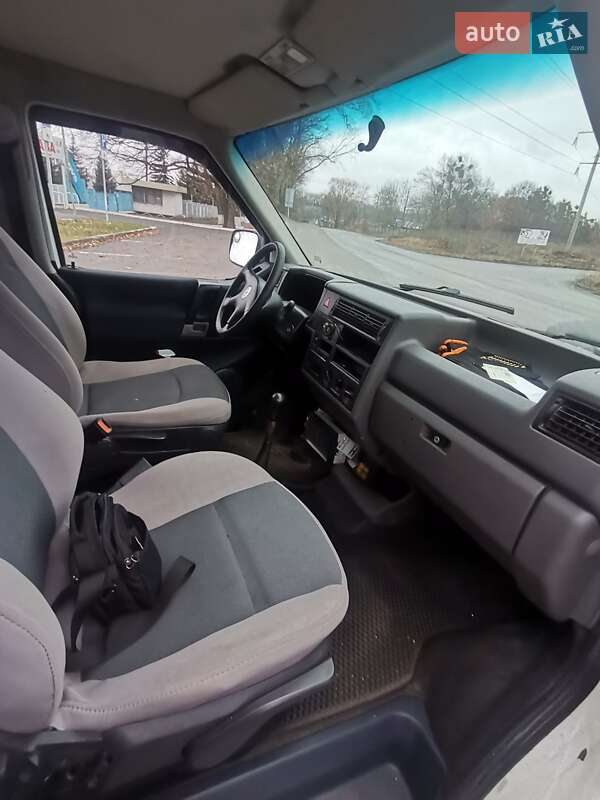 Минивэн Volkswagen Transporter 2000 в Полтаве