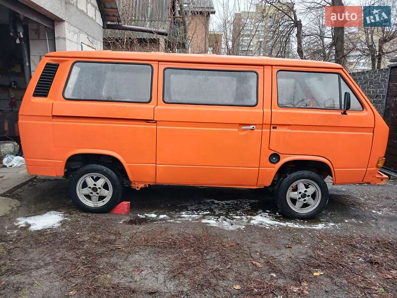 Минивэн Volkswagen Transporter 1985 в Киеве
