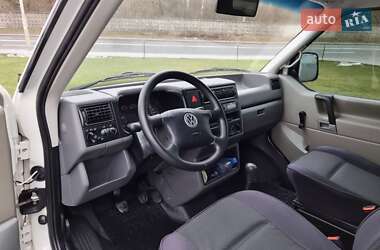 Вантажний фургон Volkswagen Transporter 2003 в Києві