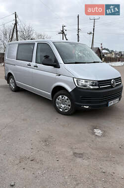 Вантажопасажирський фургон Volkswagen Transporter 2017 в Житомирі