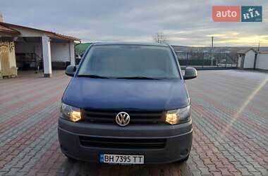 Вантажний фургон Volkswagen Transporter 2011 в Чернівцях