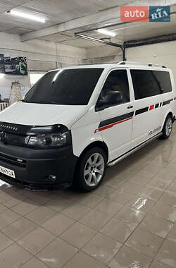 Вантажний фургон Volkswagen Transporter 2011 в Богодухіву