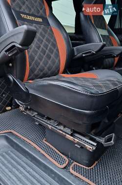 Минивэн Volkswagen Transporter 2011 в 