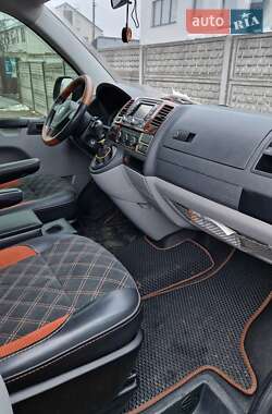 Минивэн Volkswagen Transporter 2011 в 