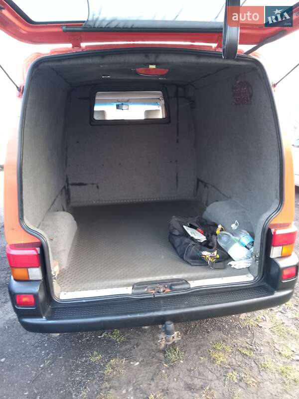 Минивэн Volkswagen Transporter 2000 в Нововолынске