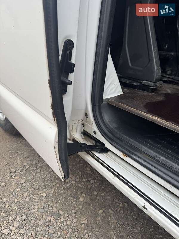 Грузовой фургон Volkswagen Transporter 2012 в Кривом Роге