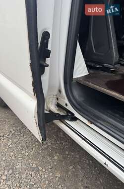 Грузовой фургон Volkswagen Transporter 2012 в 