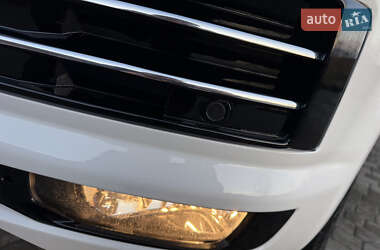 Минивэн Volkswagen Transporter 2018 в 