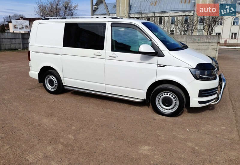 Мінівен Volkswagen Transporter 2015 в Снятині