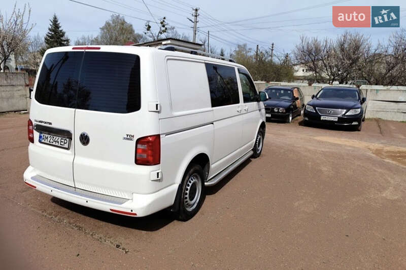 Мінівен Volkswagen Transporter 2015 в Снятині