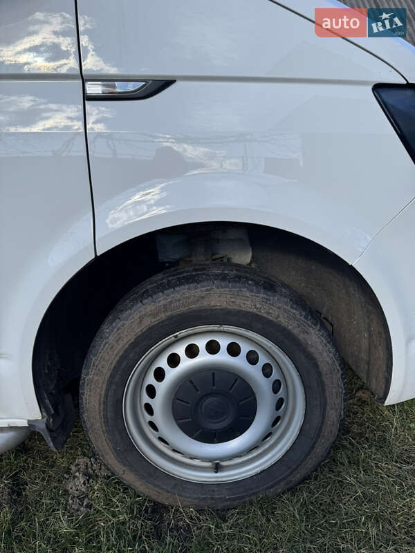 Мінівен Volkswagen Transporter 2015 в Снятині
