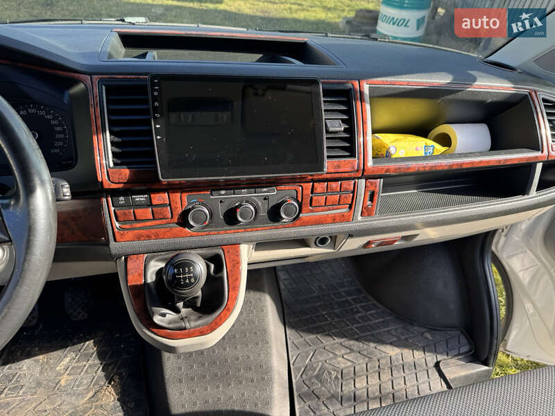 Мінівен Volkswagen Transporter 2015 в Снятині