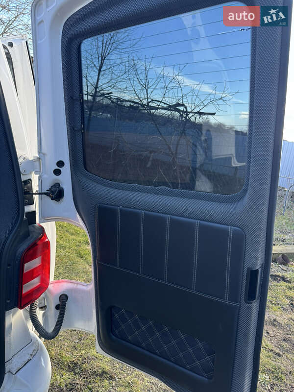 Мінівен Volkswagen Transporter 2015 в Снятині