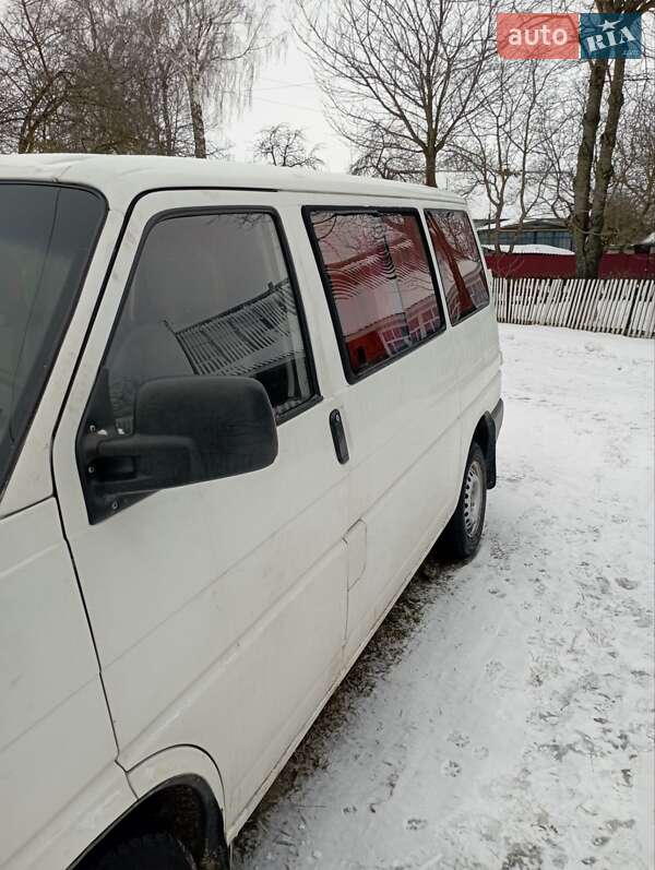 Мінівен Volkswagen Transporter 2002 в Ізяславі