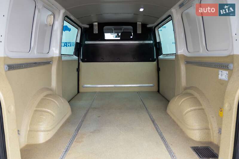Грузовой фургон Volkswagen Transporter 2017 в Луцке