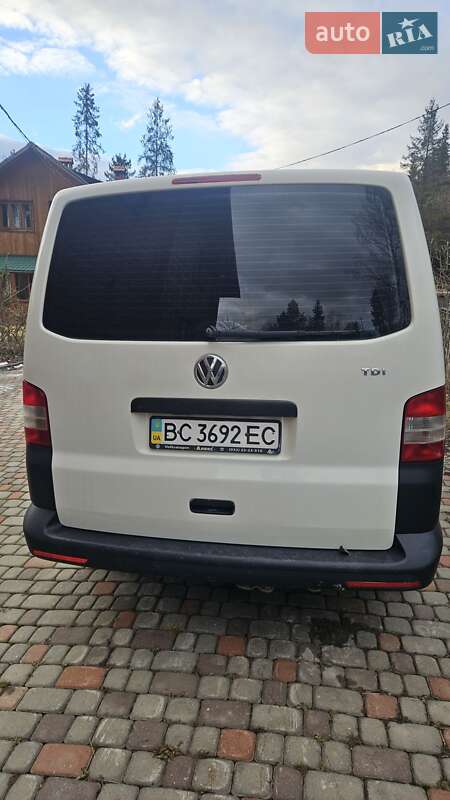 Минивэн Volkswagen Transporter 2010 в Славском
