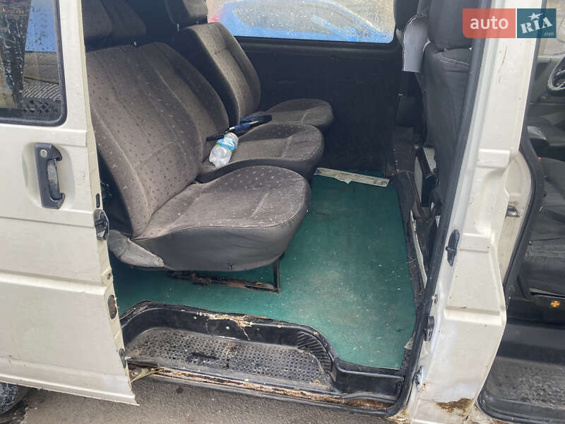 Грузопассажирский фургон Volkswagen Transporter 1999 в Буче