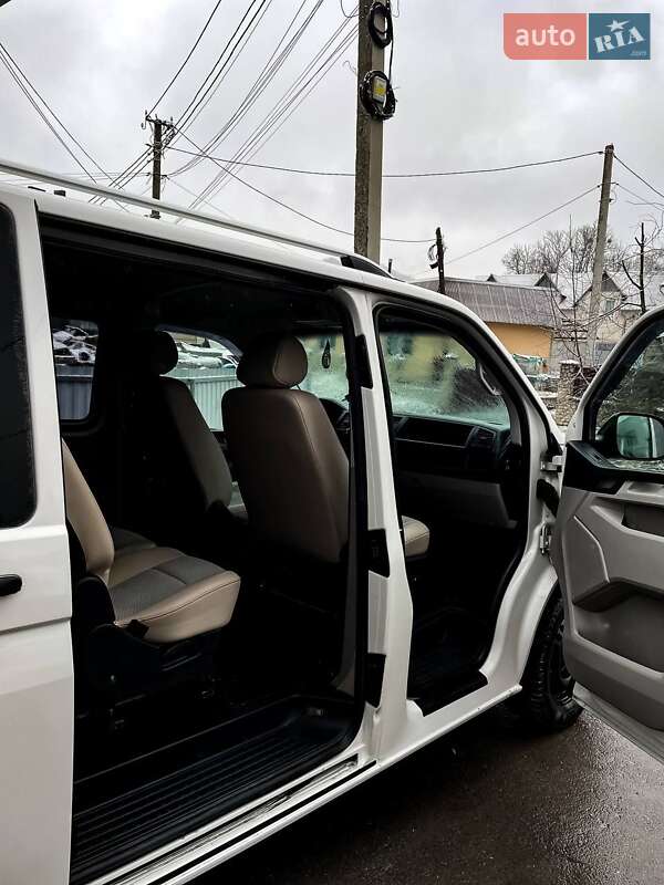 Минивэн Volkswagen Transporter 2016 в Дубно