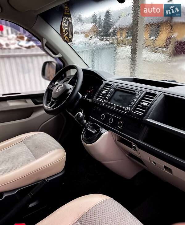 Минивэн Volkswagen Transporter 2016 в Дубно