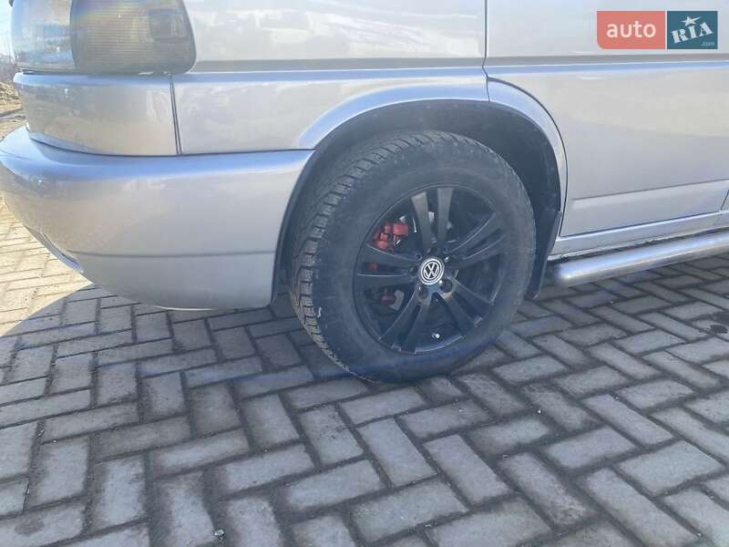 Минивэн Volkswagen Transporter 2001 в Косове