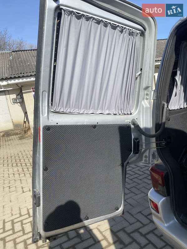 Минивэн Volkswagen Transporter 2001 в Косове