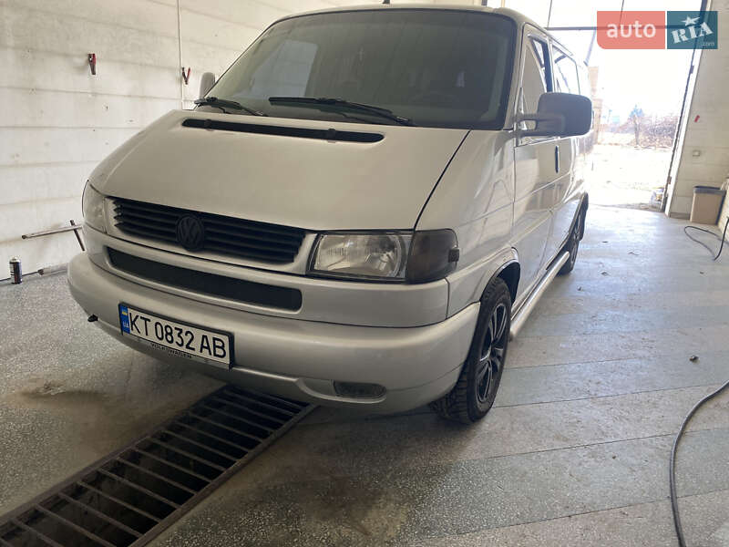 Минивэн Volkswagen Transporter 2001 в Косове