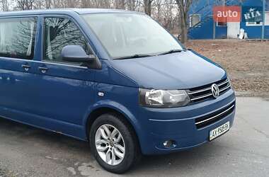 Минивэн Volkswagen Transporter 2011 в 