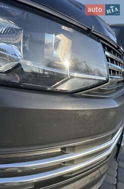 Минивэн Volkswagen Transporter 2017 в 