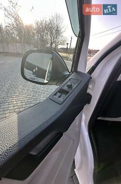 Минивэн Volkswagen Transporter 2017 в 
