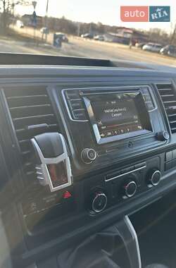 Минивэн Volkswagen Transporter 2017 в 
