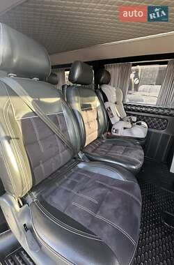 Минивэн Volkswagen Transporter 2017 в 