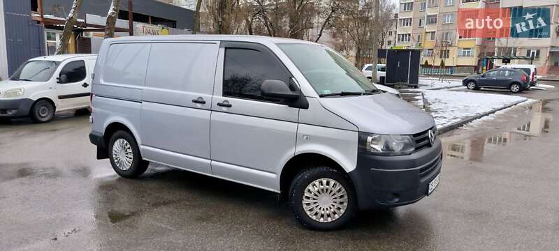 Вантажний фургон Volkswagen Transporter 2014 в Чернігові