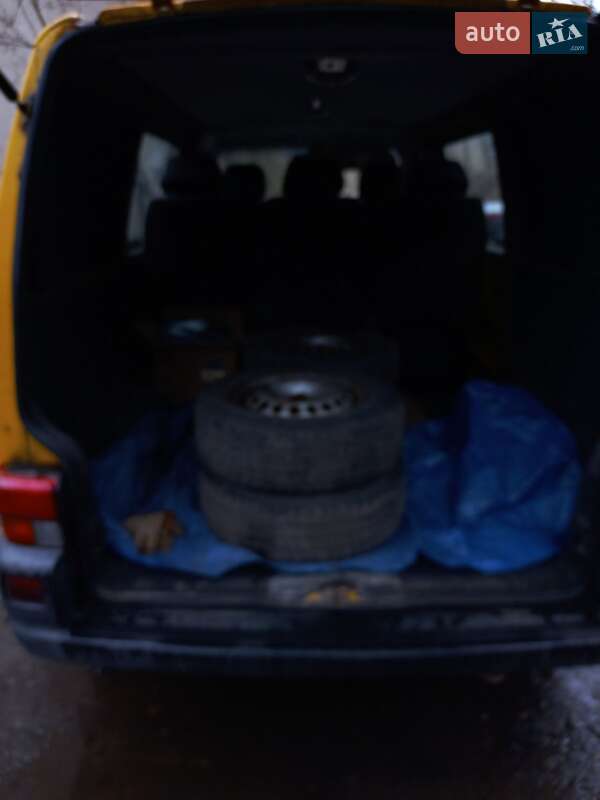 Минивэн Volkswagen Transporter 2001 в Львове