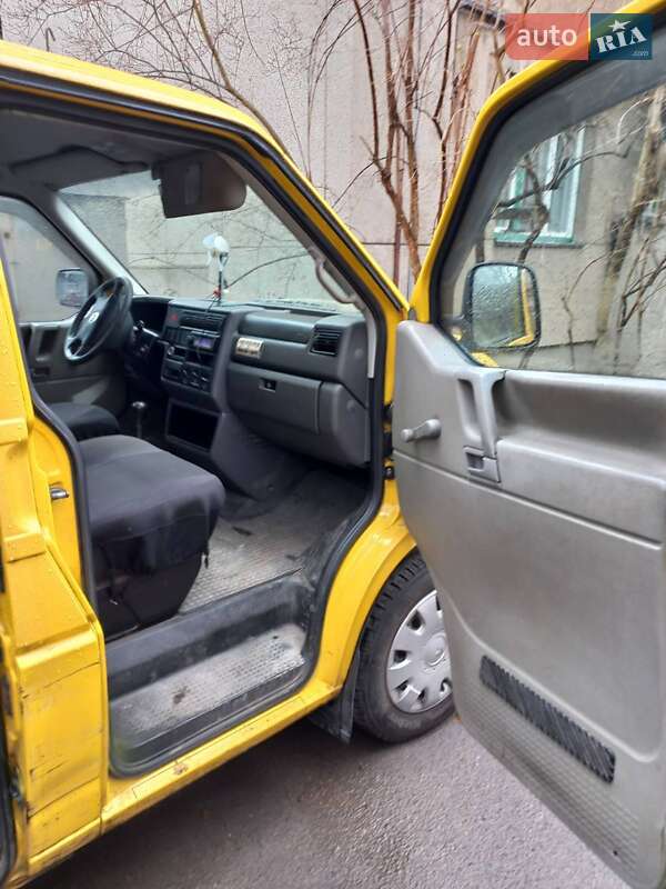 Минивэн Volkswagen Transporter 2001 в Львове