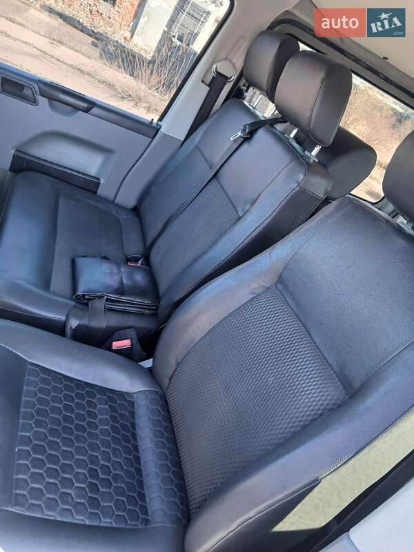 Минивэн Volkswagen Transporter 2005 в Ивано-Франковске