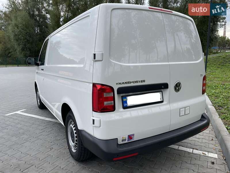 Грузовой фургон Volkswagen Transporter 2017 в Киеве