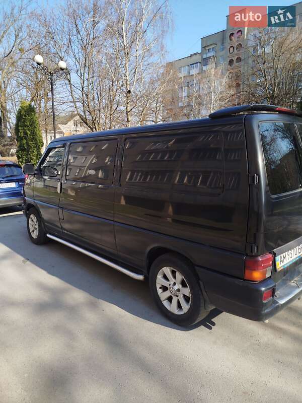 Минивэн Volkswagen Transporter 2001 в 