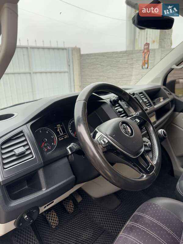 Минивэн Volkswagen Transporter 2015 в Полтаве
