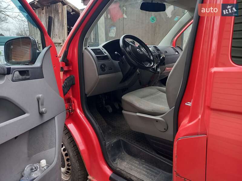 Мінівен Volkswagen Transporter 2007 в Хирові