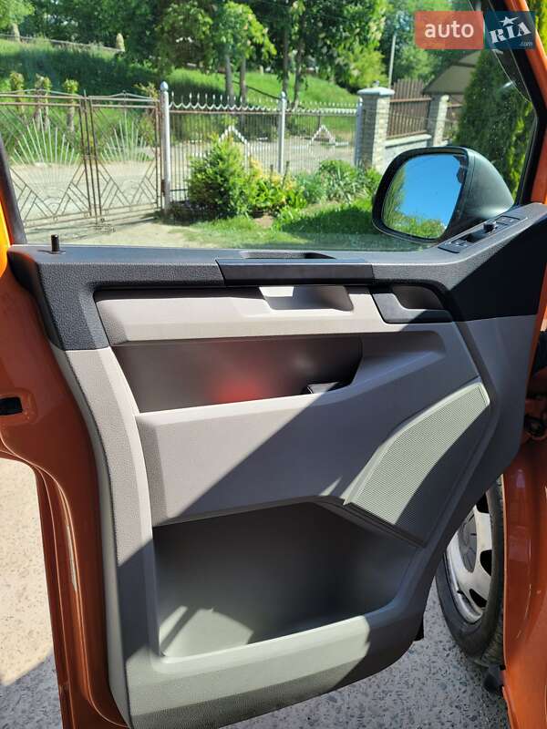 Минивэн Volkswagen Transporter 2017 в Ивано-Франковске