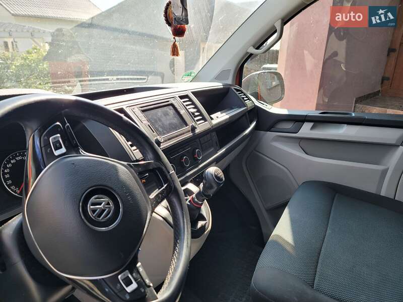 Минивэн Volkswagen Transporter 2017 в Ивано-Франковске