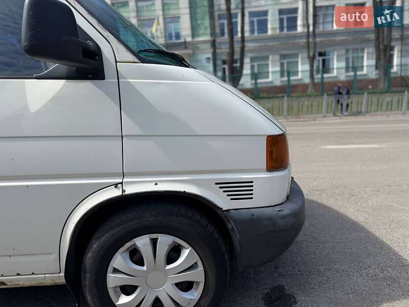 Мінівен Volkswagen Transporter 2000 в Києві