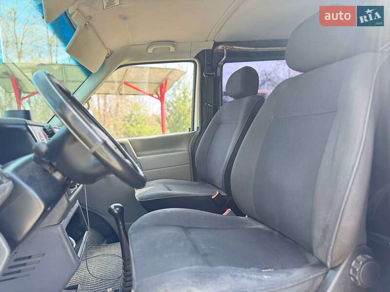 Мінівен Volkswagen Transporter 2000 в Києві