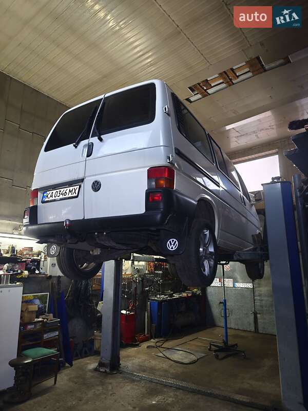 Минивэн Volkswagen Transporter 2001 в Киеве