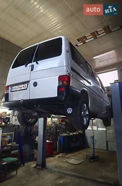 Минивэн Volkswagen Transporter 2001 в 