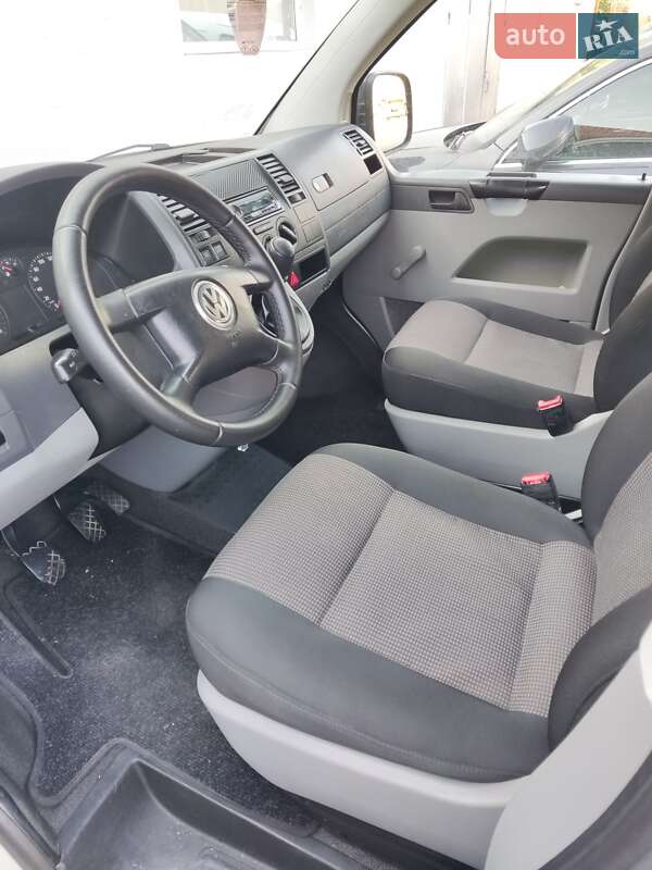 Минивэн Volkswagen Transporter 2007 в Ужгороде