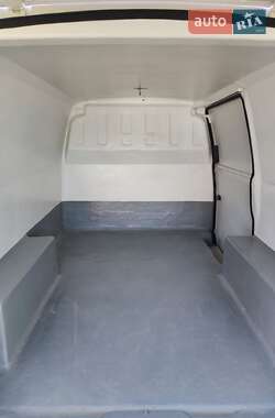 Вантажний фургон Volkswagen Transporter 2003 в 