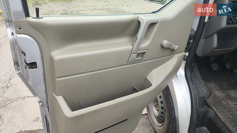 Мінівен Volkswagen Transporter 2003 в Кам'янському